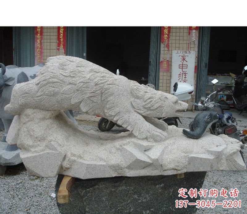 开封北极熊精灵精致细腻的雕塑装饰