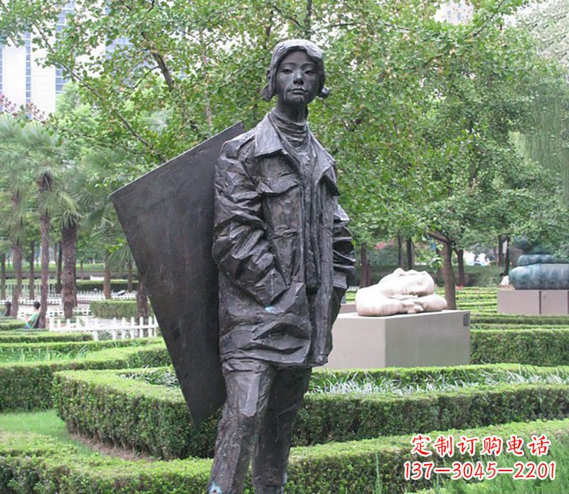 开封少女的坚强与美丽——铜雕少女公园人物