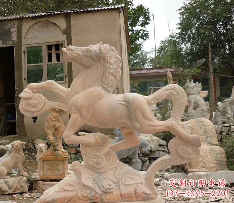 开封奔马石雕晚霞红动物雕塑