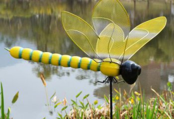 开封B款蜻蜓黄色仿真雕塑