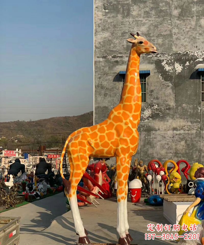 开封玻璃刚彩绘长颈鹿动物雕塑