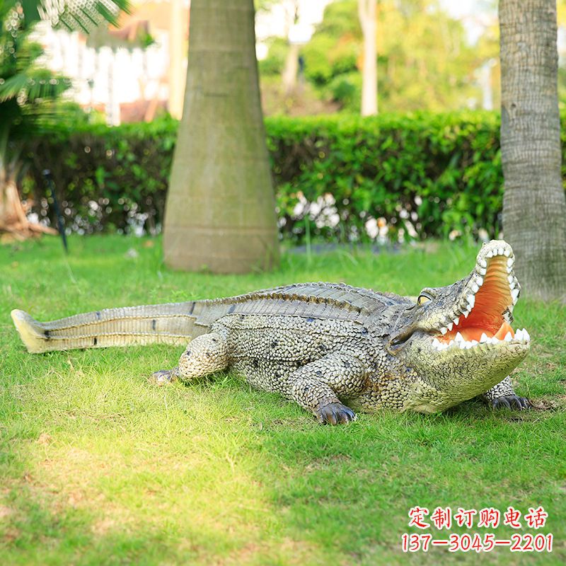 开封玻璃钢仿真动物雕塑点亮园林景观