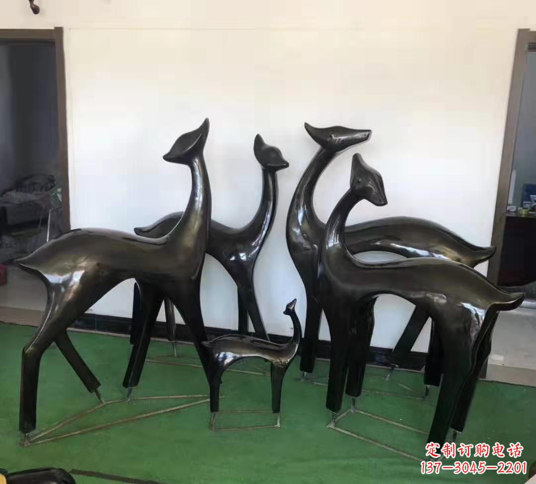 开封玻璃钢仿铜鹿雕塑完美点缀庭院景观