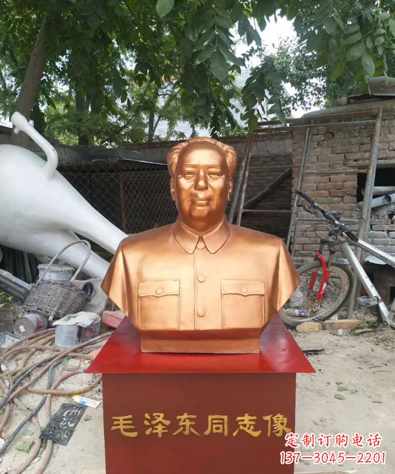 开封玻璃钢毛泽东雕塑表达伟大领袖的精神魅力