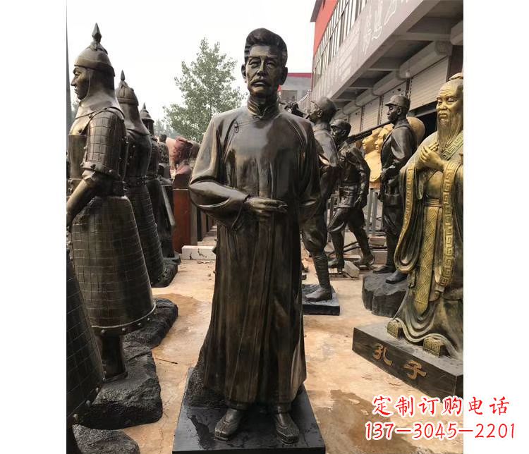 开封玻璃钢仿铜校园近代名人鲁迅雕塑
