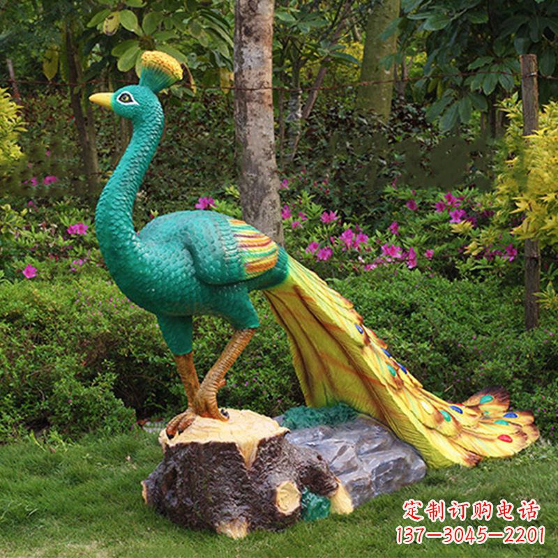 开封玻璃钢制作的孔雀雕塑