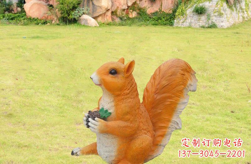 开封玻璃钢仿真松鼠