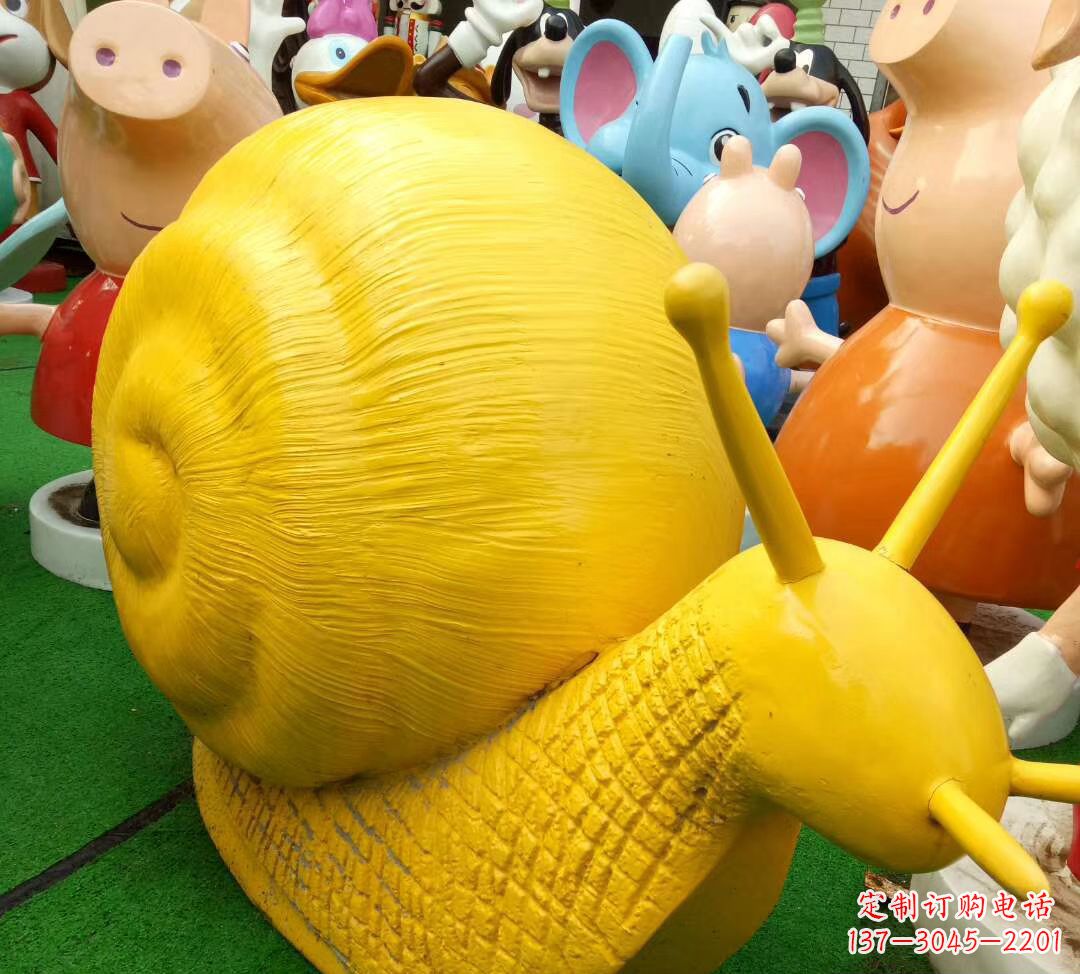 开封玻璃钢制蜗牛雕塑——精致美观的公园景观