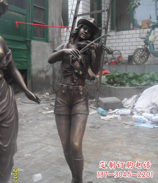 开封美丽的玻璃钢女性雕塑