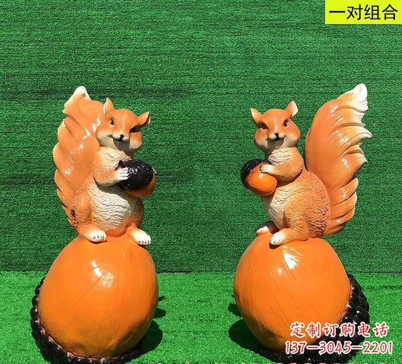 开封玻璃钢松鼠雕塑