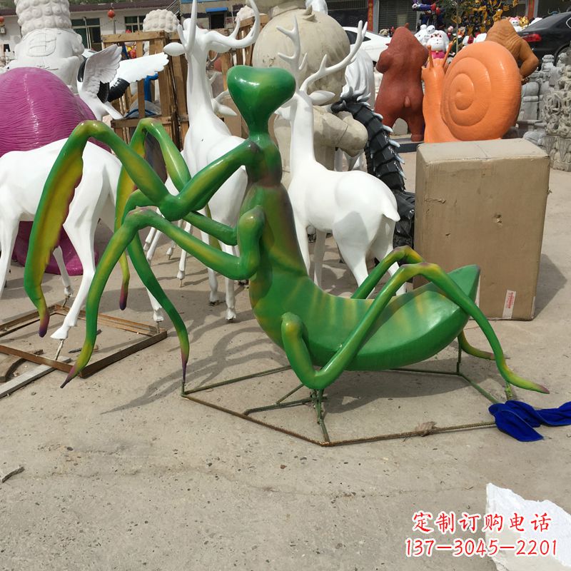 开封玻璃钢螳螂——把自然之美带入室内