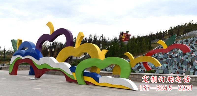 开封不锈钢彩色苹果雕塑
