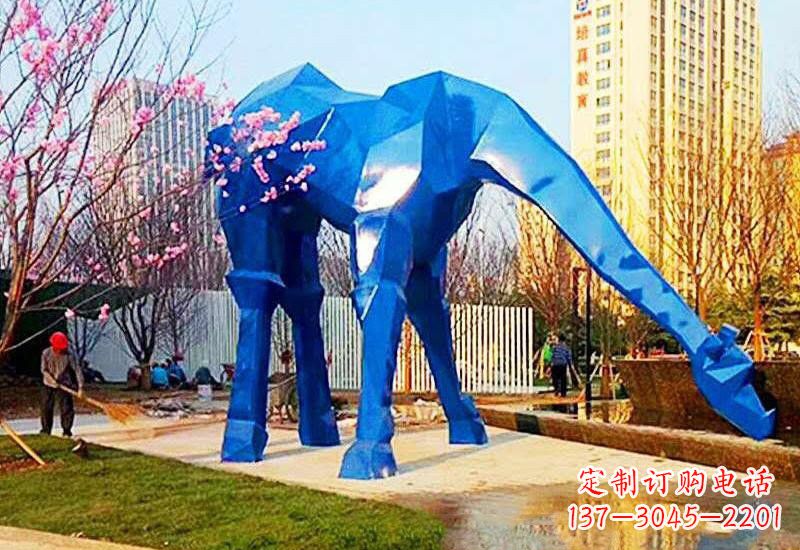 开封不锈钢彩色大型几何长颈鹿雕塑