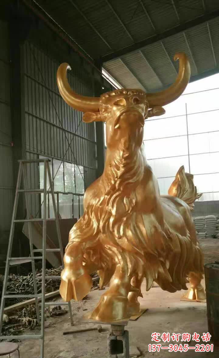 开封不锈钢城市的钛金牦牛雕塑