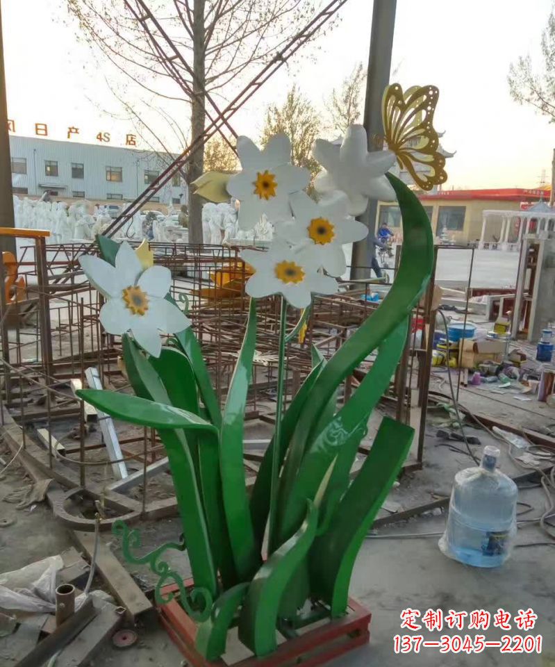 开封不锈钢之美——紫荆花雕塑
