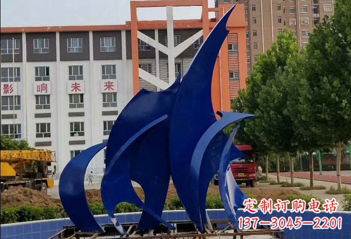 开封不锈钢船帆雕塑象征着自由和希望