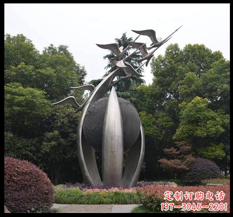 开封不锈钢抽象飞翔的天鹅雕塑