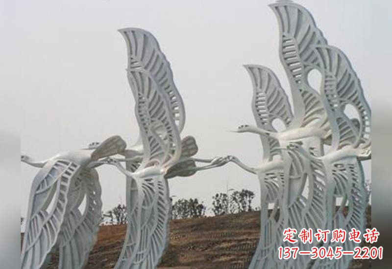 开封仙鹤雕塑融入不锈钢的飞翔之美