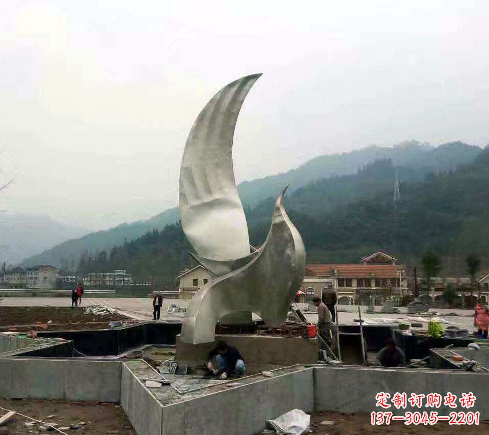 开封不锈钢鸽子雕塑——象征着和平与祥和