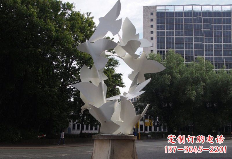 开封美丽而宁静的不锈钢和平鸽雕塑