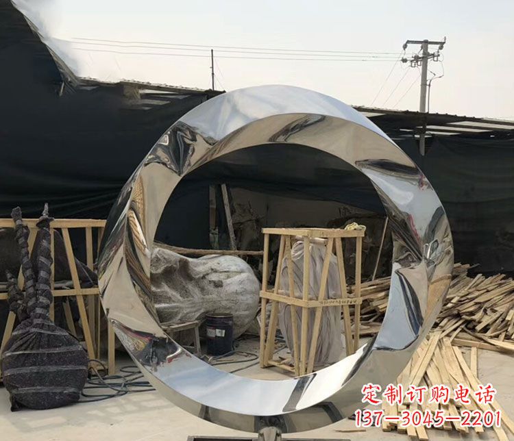 开封不锈钢抽象镜面圆环雕塑