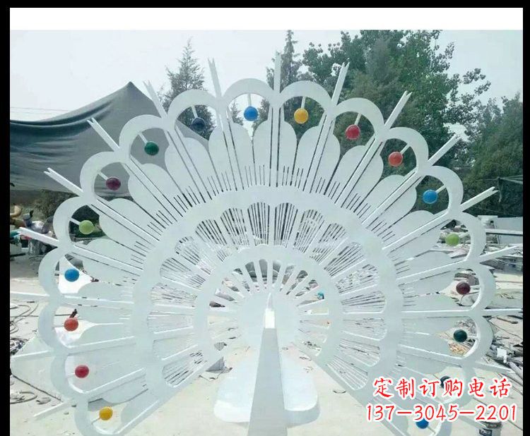 开封不锈钢抽象开屏孔雀雕塑