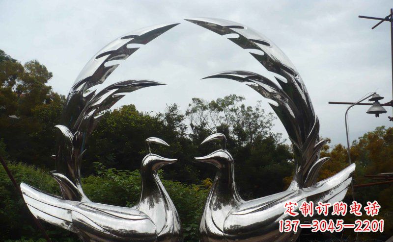 开封不锈钢制作的孔雀雕塑