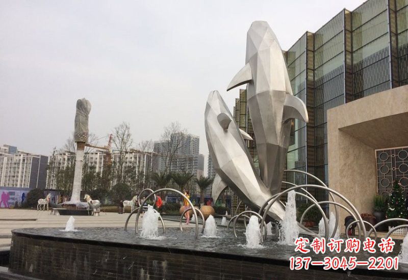 开封海豚雕塑——从不锈钢抽象块面到精美的艺术品