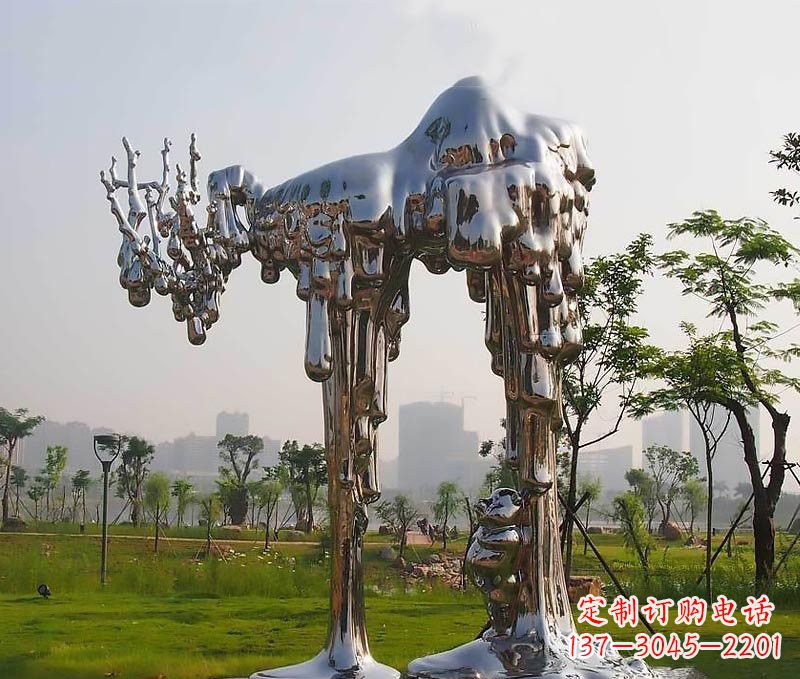 开封拱门雕塑以不锈钢点缀精美的艺术品