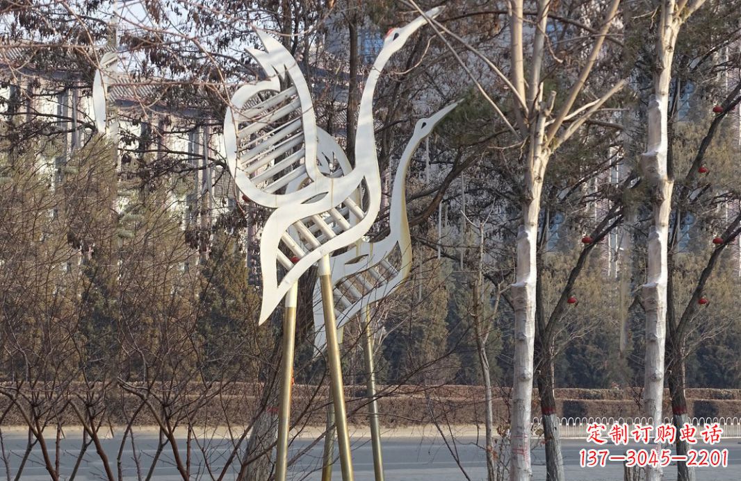 开封不锈钢仙鹤雕塑精致的艺术之作
