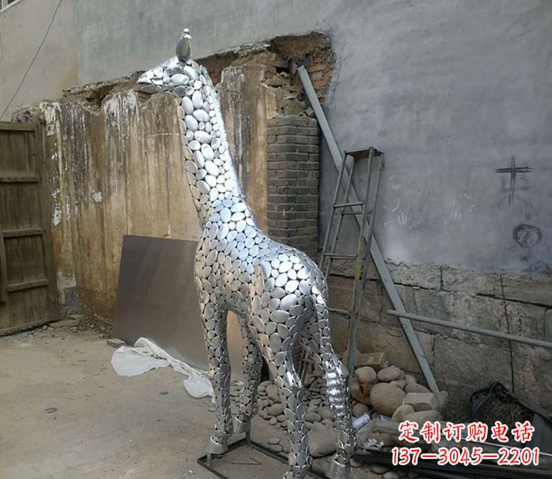 开封精美不锈钢长颈鹿雕塑