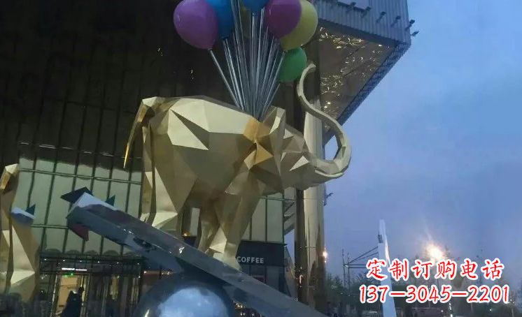 开封大象踩高跷——点缀城市景观
