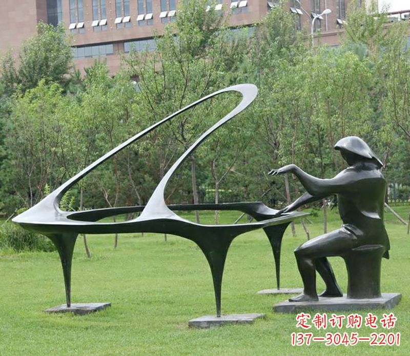 开封不锈钢钢琴雕塑——激发人们心中的音乐
