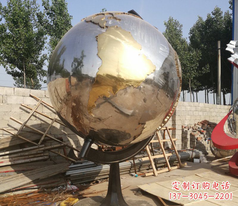 开封不锈钢地球仪校园中的精美雕塑