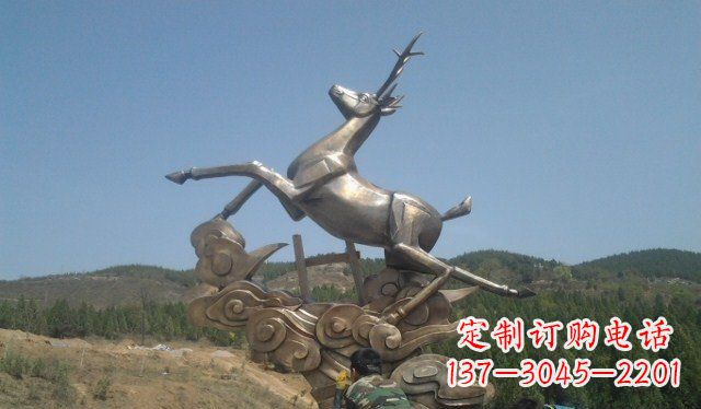 开封不锈钢动物雕塑——飞奔的鹿