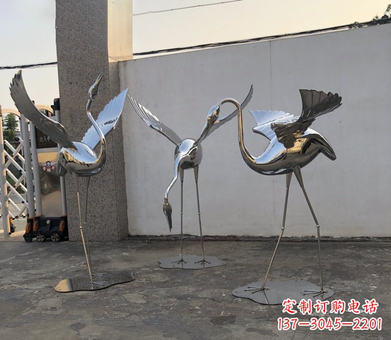 开封不锈钢锻造的丹顶鹤雕塑