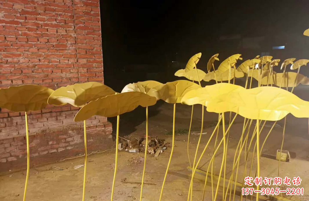 开封不锈钢锻造荷花雕塑1