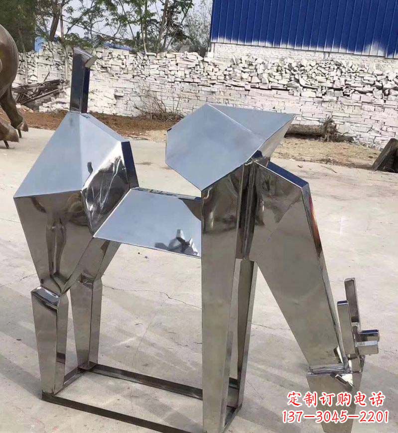 开封不锈钢锻造的景观小鹿雕塑