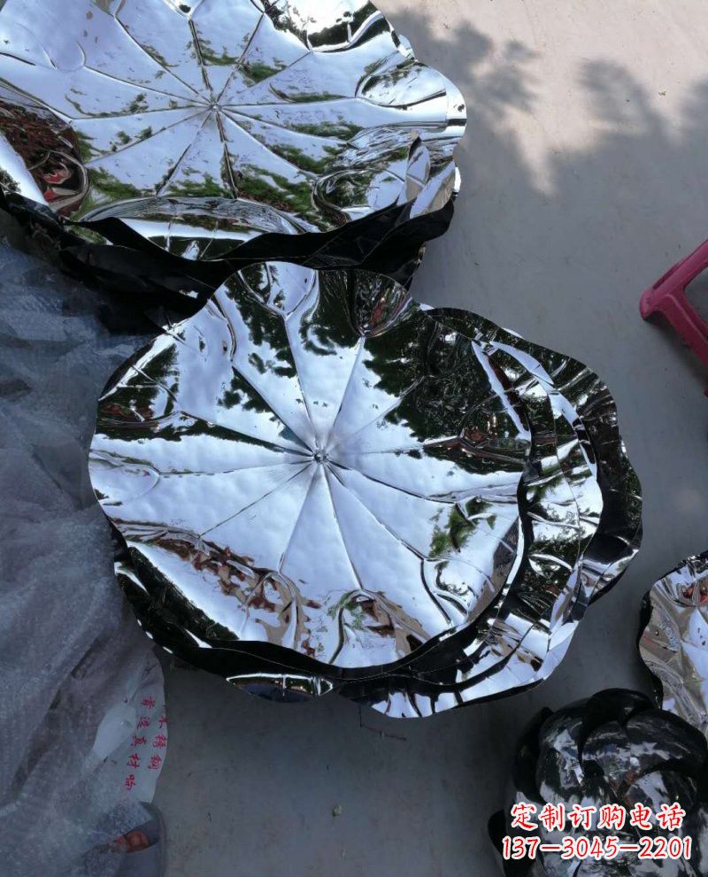 开封不锈钢锻造的莲花雕塑