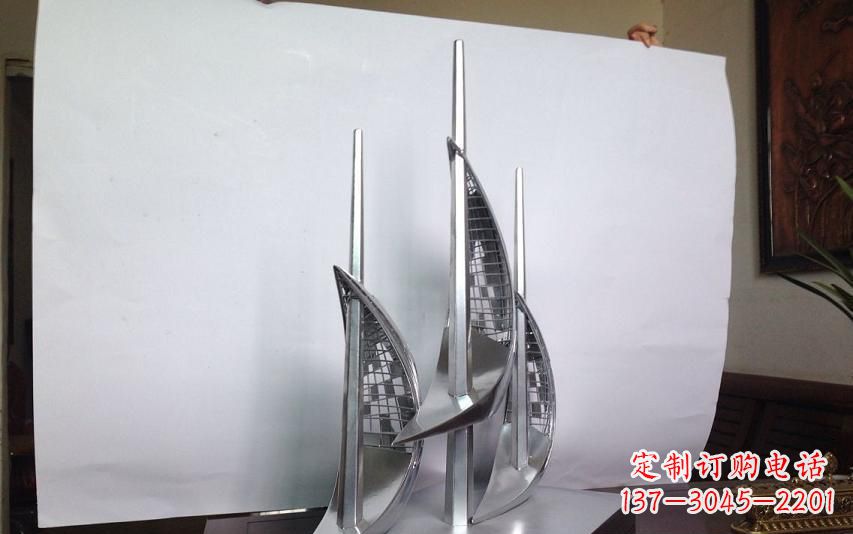 开封不锈钢帆船乘风破浪雕塑