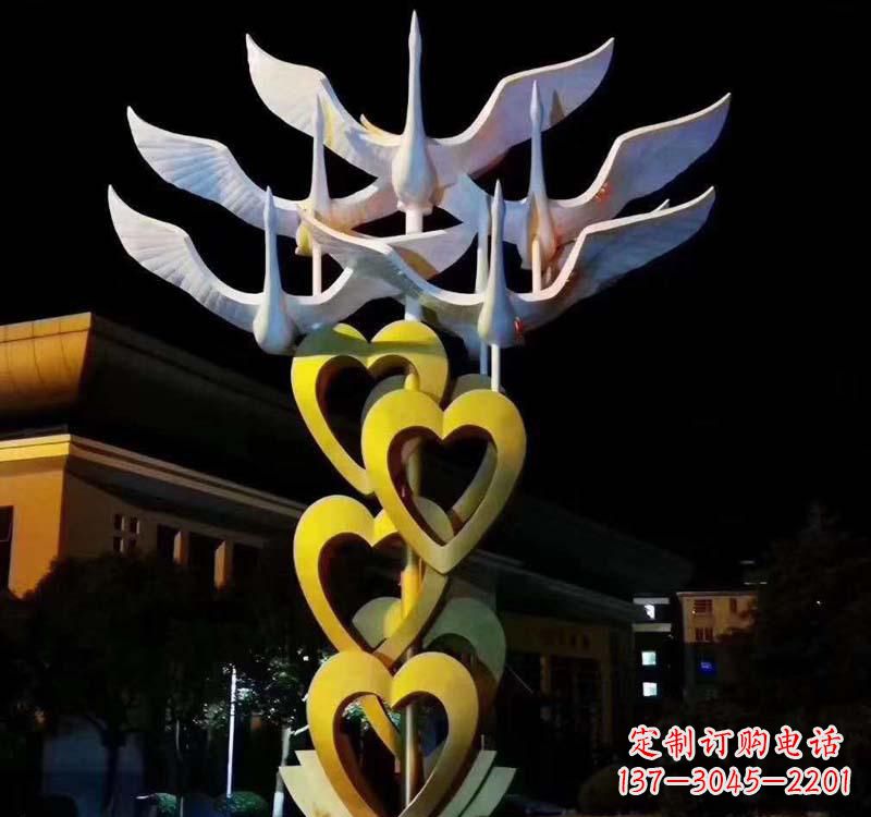 开封不锈钢大雁雕塑象征着自由的翱翔