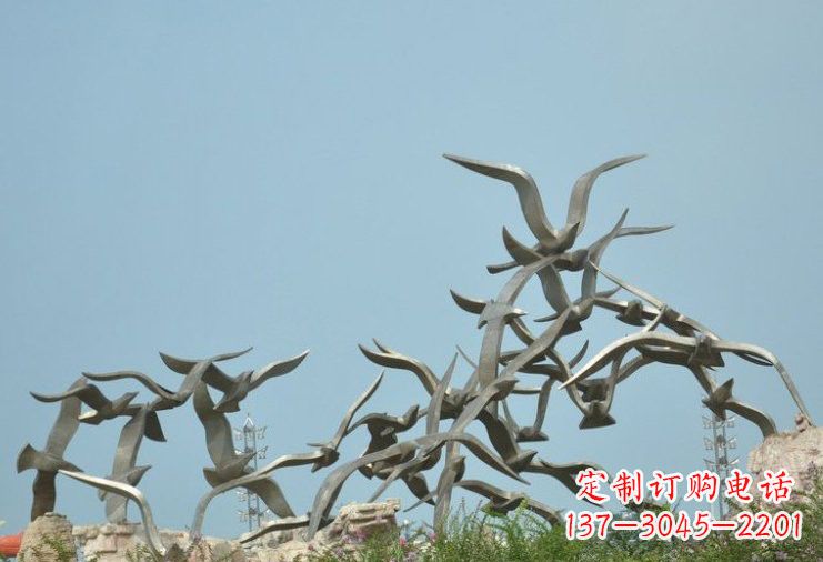 开封不锈钢大雁雕塑一只翱翔天际的艺术品