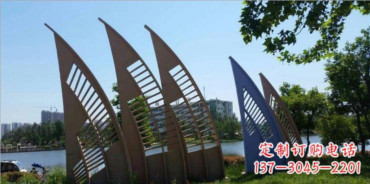 开封不锈钢公园的船帆雕塑