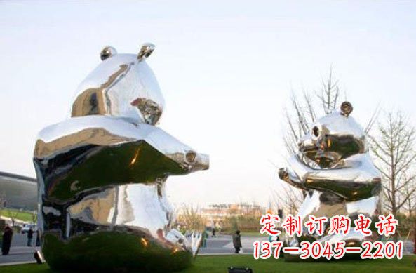 开封不锈钢公园抽象熊猫雕塑