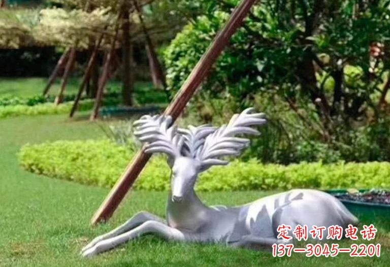 开封不锈钢公园大角鹿雕塑精致而美丽
