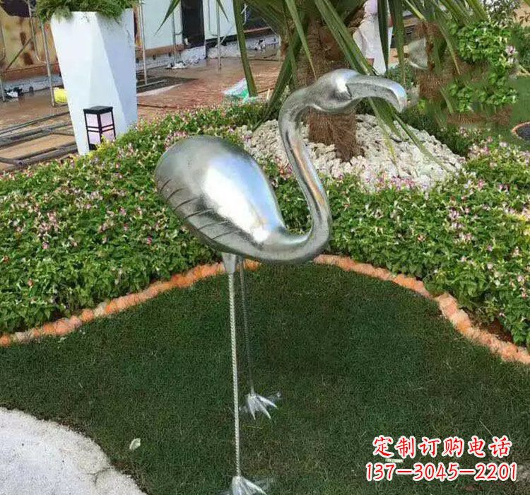 开封火烈鸟雕塑美丽而又充满力量