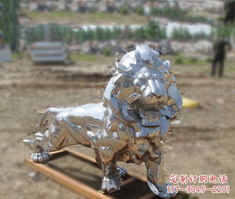 开封不锈钢雕刻的狮子
