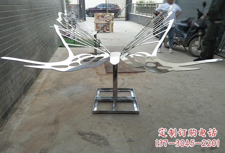 开封非凡之美不锈钢公园的蝴蝶雕塑