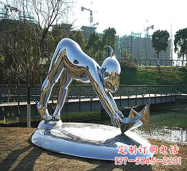 开封不锈钢公园里的儿童雕塑