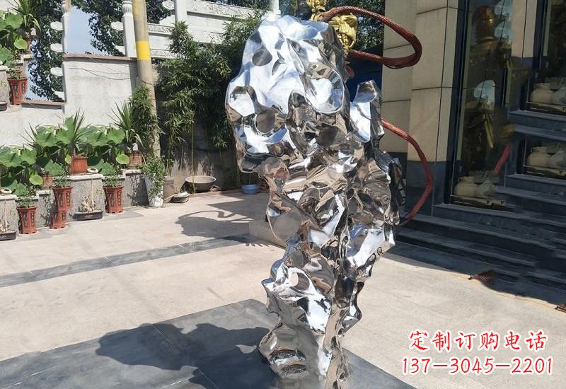 开封太湖石雕塑传承中华文化精髓
